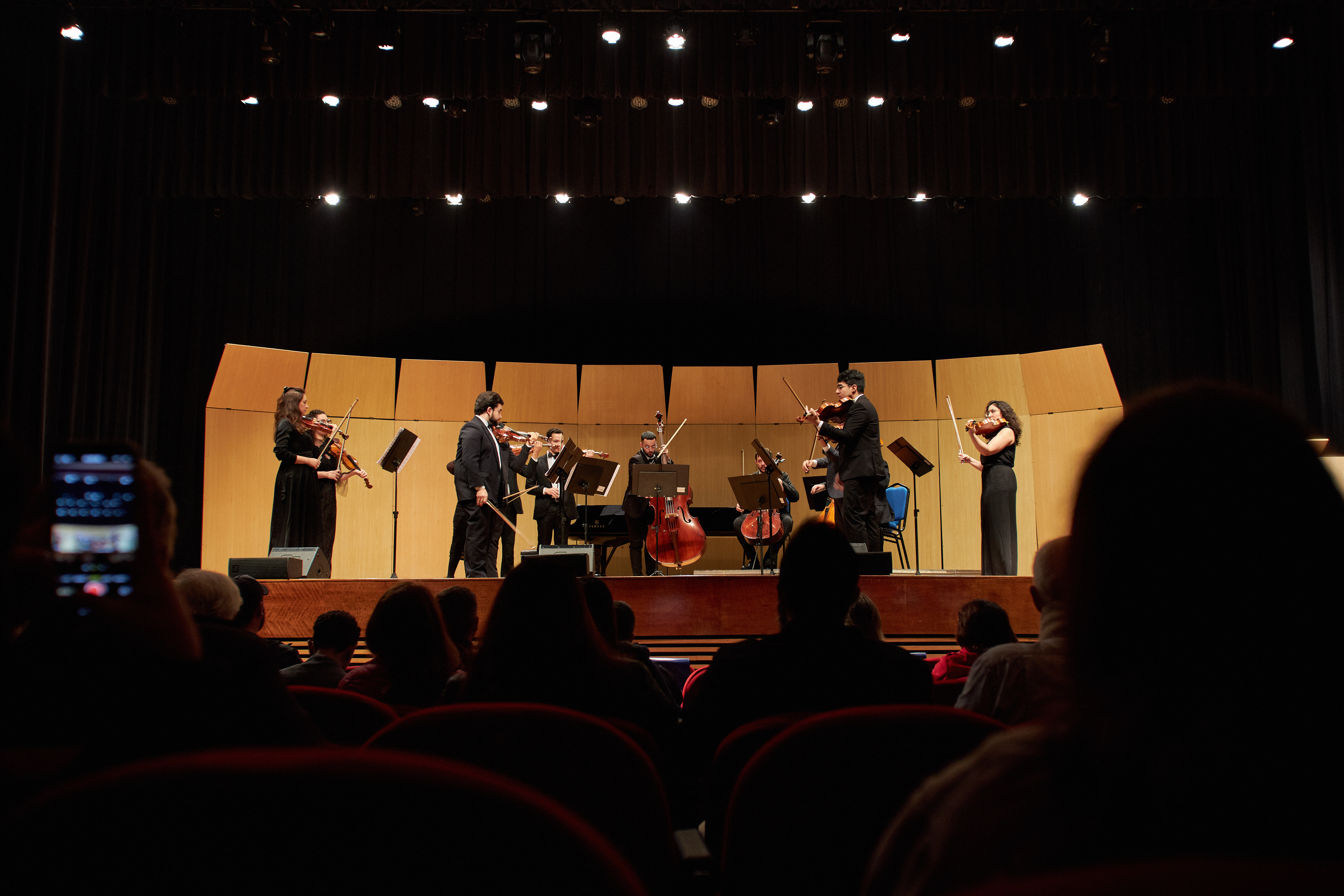 Grupo de Cordas da Orquestra Filarmônica Catarinense se apresenta no Auditório Ruy Barbosa com apoio do CHCM